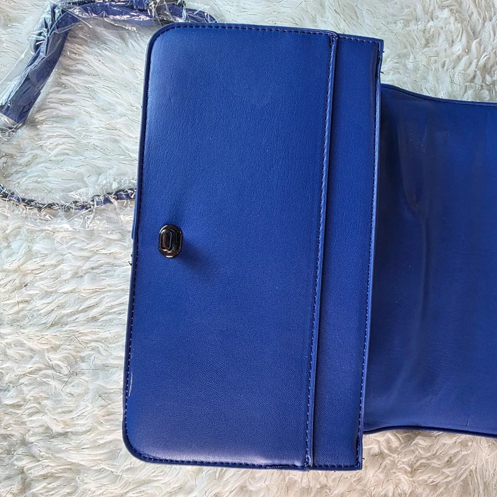 Badgley Mischka Blue Quilted Crossbody Bag BM-4152‎ Chain Trim NWT